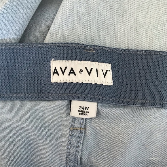 🔴 4/$15 Ava & Viv Women’s 24W Target Classic Light Wash Blue Denim Jeans in EUC - Picture 12 of 15
